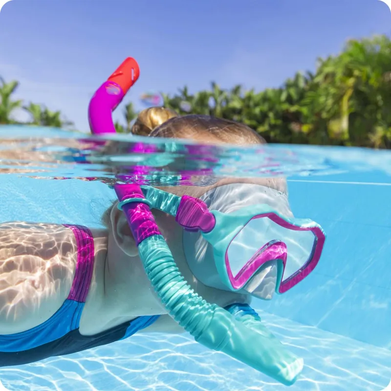 Purple-turquoise diving set, great for fun in the water
