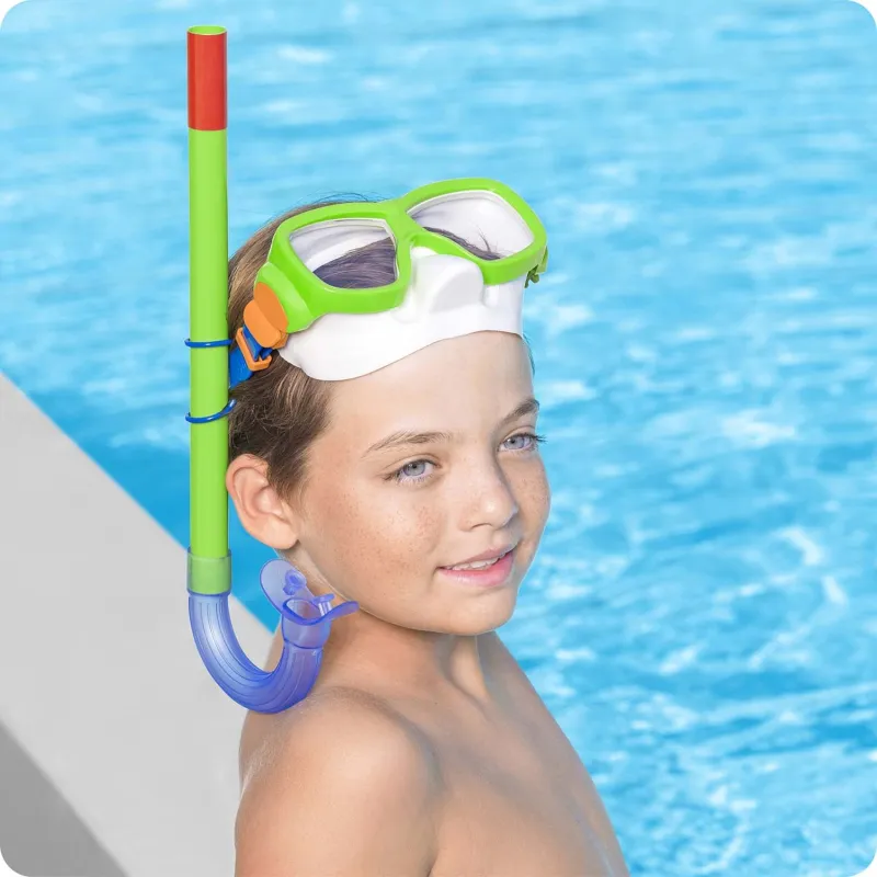 Bestway 24035 Green Diving Set, perfect for pool or beach use