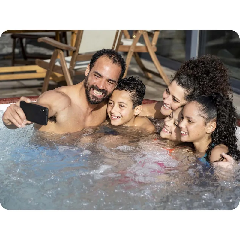 Inflatable SPA Lay-Z Helsinki, perfect for gatherings with friends in the garden