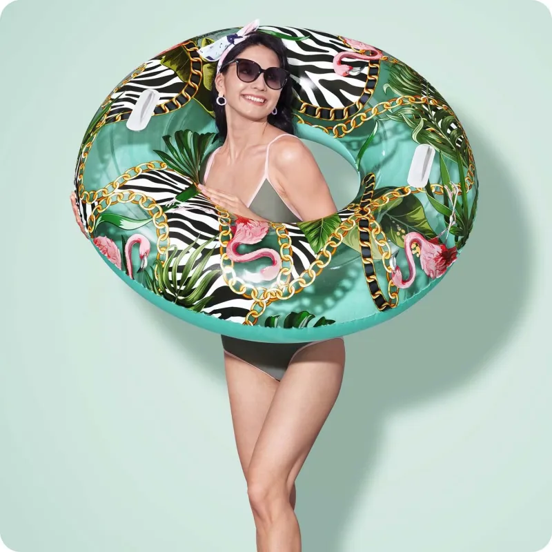 Colorful 114 cm swim ring, great for the beach