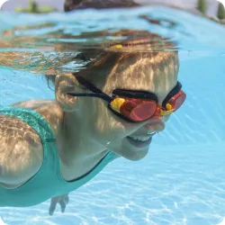 Red swimming goggles for kids Bestway 21005, stylish and functional swimming accessories