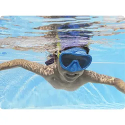 Blue swimming mask, perfect for learning to swim in the pool