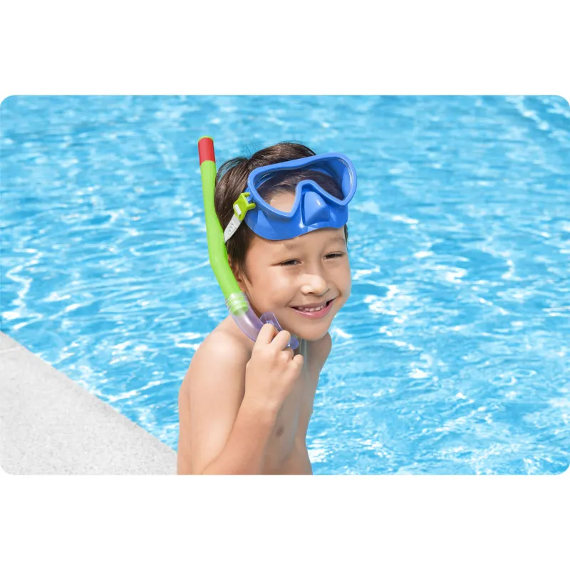 Durable blue snorkeling set made from high-quality materials