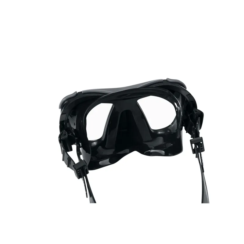 High-quality material in the diving set, comfortable for use