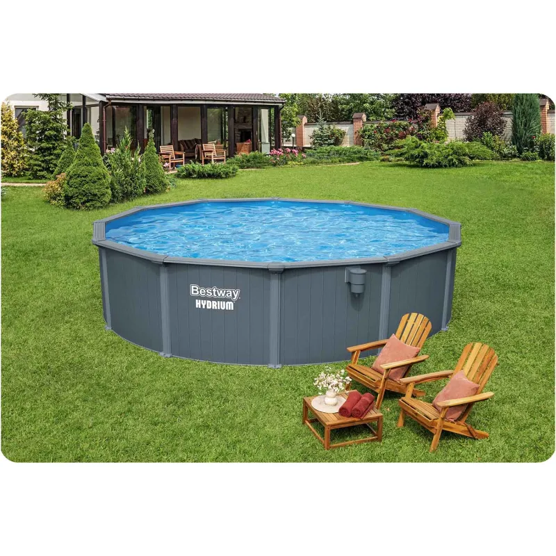 Stylish 549 x 132 cm garden pool, perfect for summer gatherings