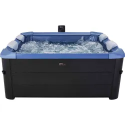 High-quality material ensuring comfort and durability of the Sapphire spa