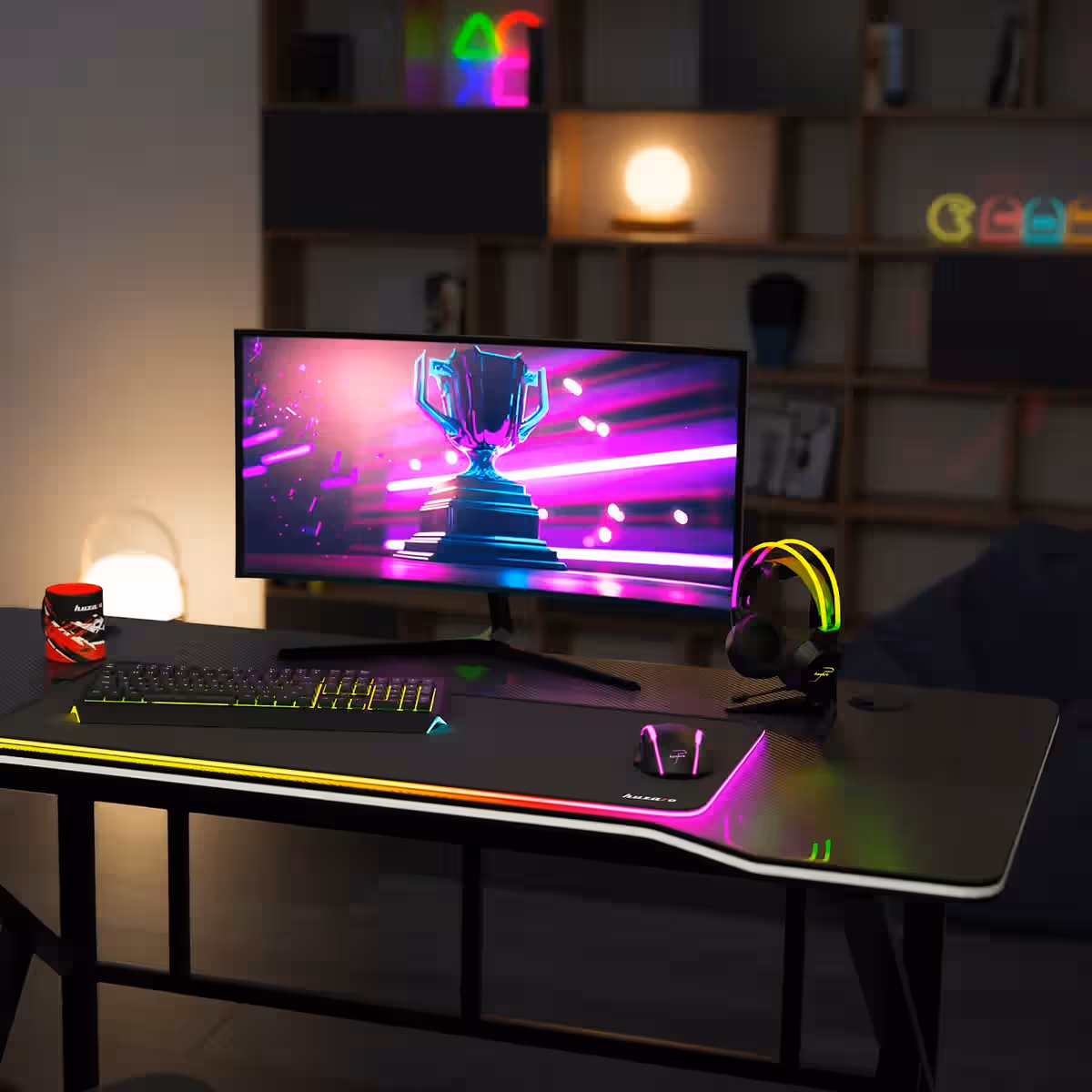 Huzaro Hero 1.6 gaming desk angled view