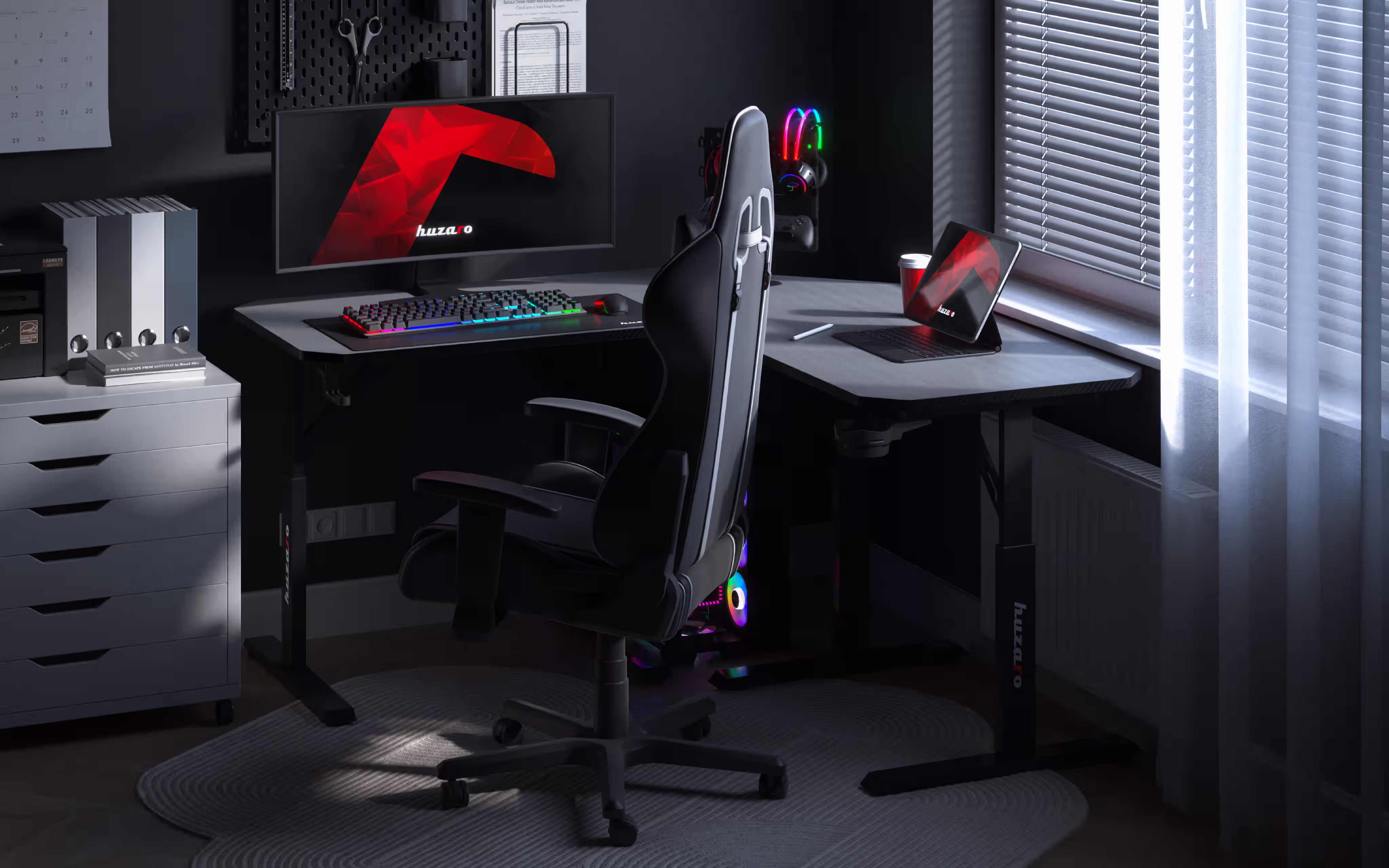 Close-up of Hero 7.3 desk details